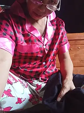 lena-cute online show from June 14, 2:24 am