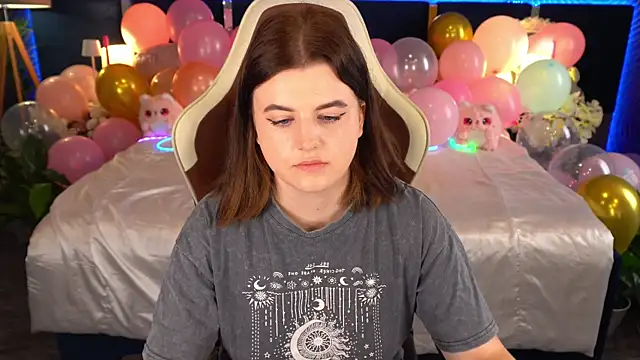 KristiFoxy online show from June 28, 5:47 am