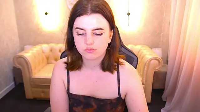 KristiFoxy online show from August 8, 1:52 pm