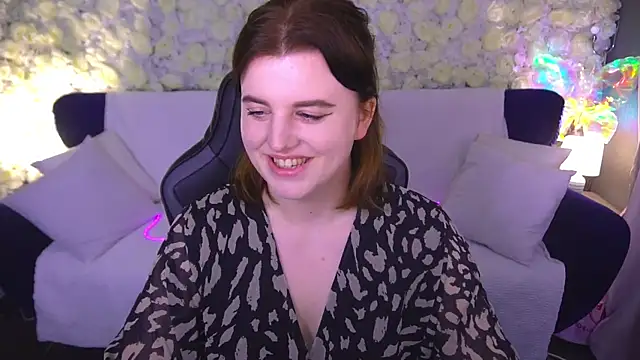 KristiFoxy online show from June 12, 12:35 pm