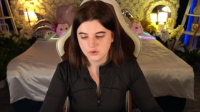 KristiFoxy online show from June 4, 6:34 pm