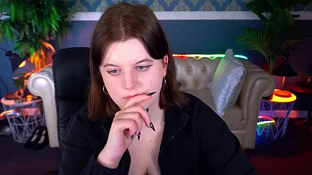 KristiFoxy online show from April 18, 12:51 pm