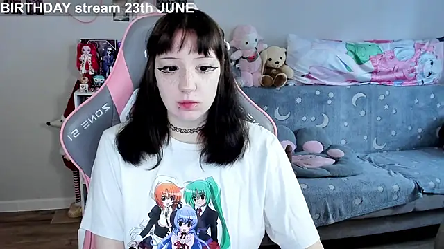 MollysLand online show from June 18, 9:14 am