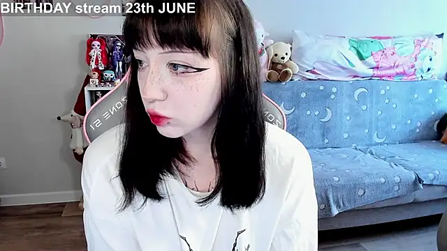 MollysLand online show from June 17, 8:59 am