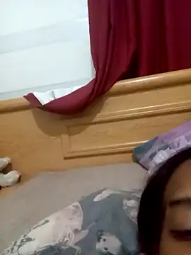 loveofpetitegirls34 online show from February 14, 7:27 pm