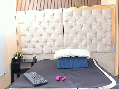  weird sativa online show from June 17, 4:25 am