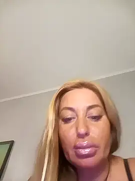 MiaMooly online show from September 16, 7:00 pm