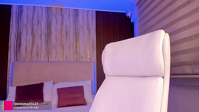 missvancouver online show from July 6, 11:29 pm