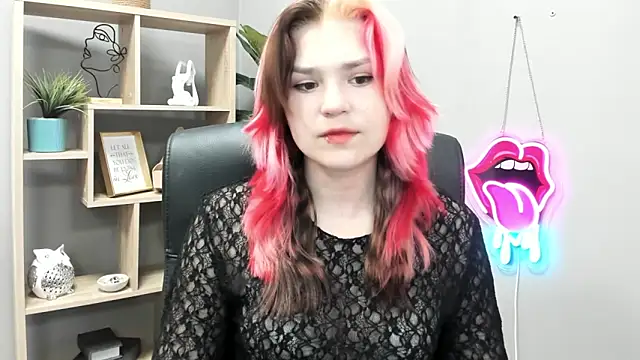 SweetLilyxo online show from June 8, 6:25 am