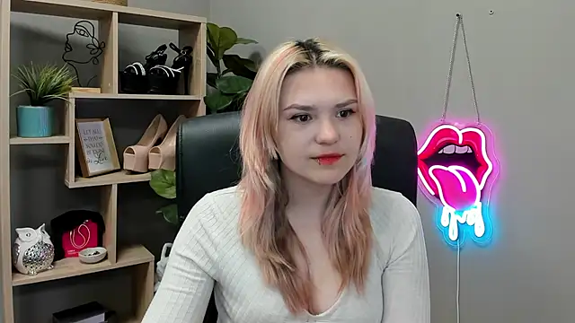 SweetLilyxo online show from July 14, 6:40 am
