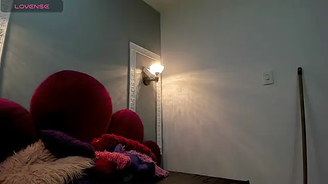 Raven love online show from May 28, 9:23 pm