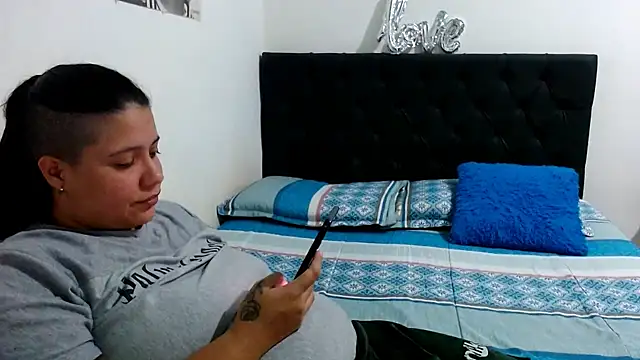 suzy paz online show from March 18, 11:10 pm