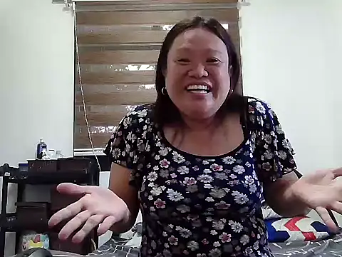 yummychubby29 online show from February 3, 6:22 am