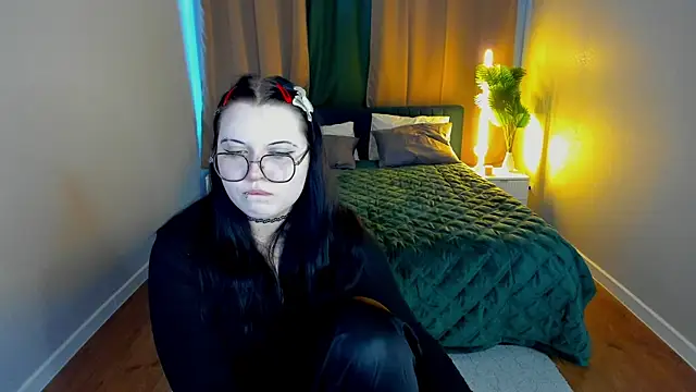 Kira G0ld online show from March 9, 2:15 am