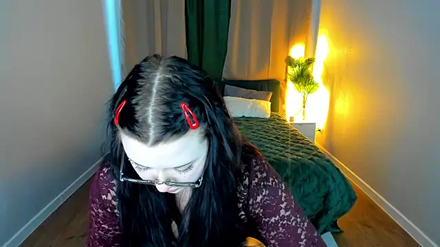 Kira G0ld online show from March 15, 1:18 am