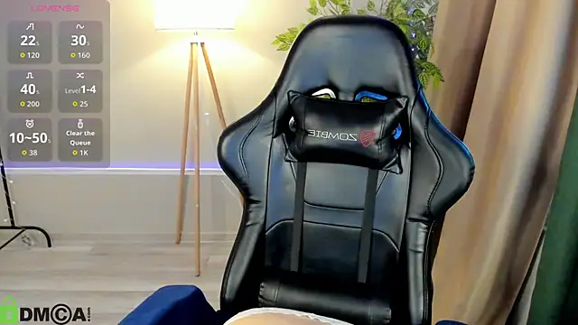 crispy amber online show from March 17, 1:20 am