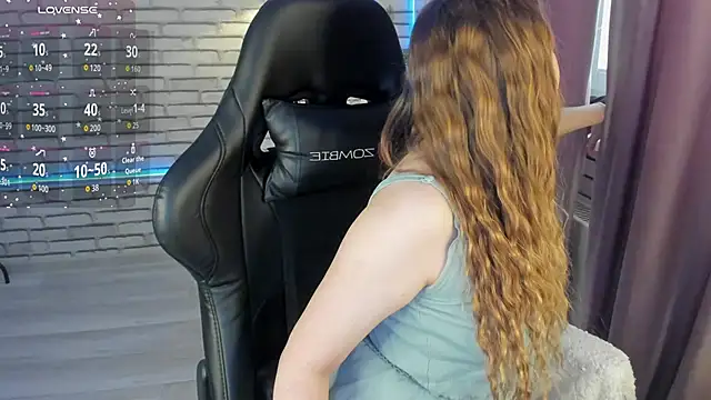 crispy amber online show from February 22, 9:21 am