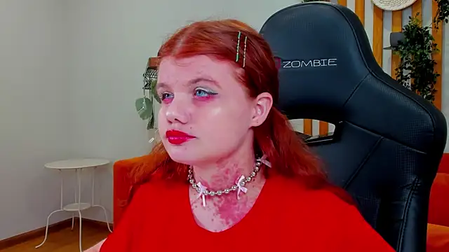 ChloeHalses online show from August 3, 5:00 am