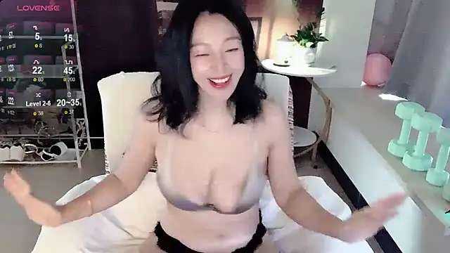 Sunny------ online show from June 29, 2:07 am