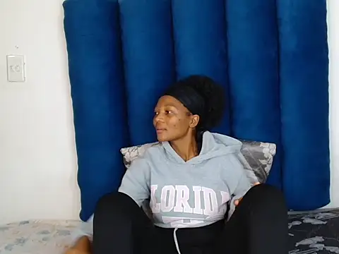 ForeverSexy  online show from February 7, 6:01 pm