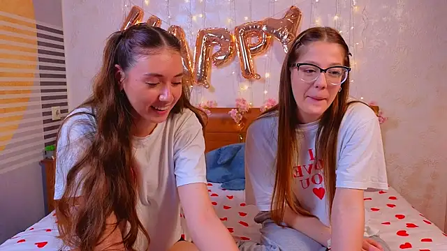 MelanieTwice online show from February 11, 1:01 pm