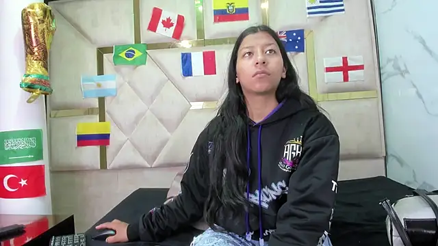 Vaneline2 online show from July 3, 12:00 pm