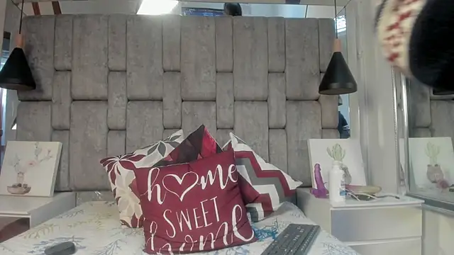 Maggyx online show from July 29, 1:33 pm