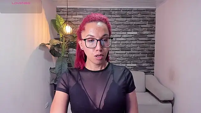 isabella star  online show from March 7, 12:45 pm