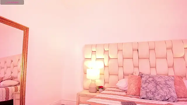 Dulce M  online show from June 12, 8:17 pm