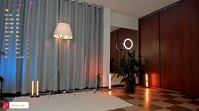 karinnixx online show from June 15, 7:03 pm