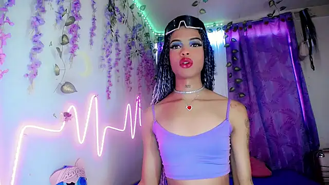 DahliaGill online show from July 11, 2:50 pm