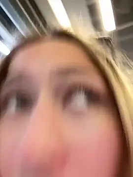 blonde exe online show from August 5, 3:29 pm