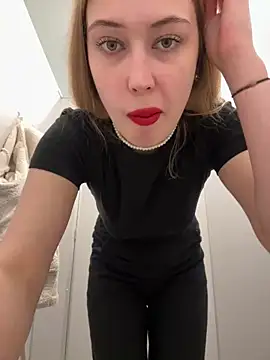 blonde exe online show from April 9, 4:45 pm