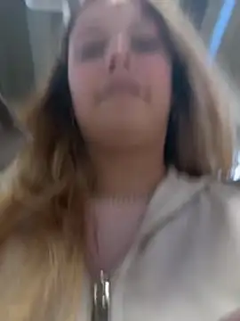 blonde exe online show from June 26, 2:07 pm