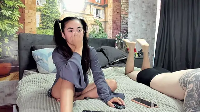  littleangie  online show from July 14, 2:05 am