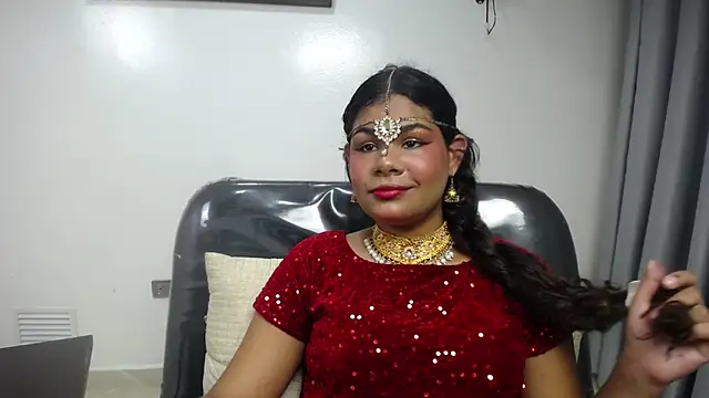 yaazhinii online show from April 17, 12:29 pm
