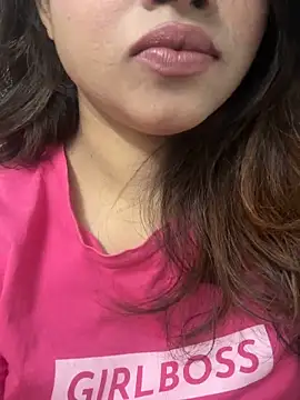 riya sharma11 online show from February 9, 6:10 pm