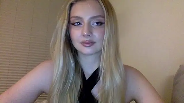 MayaWetDream online show from May 6, 8:24 pm
