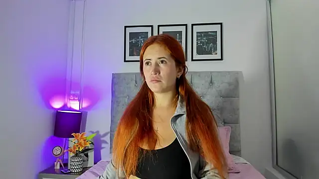 AmberLaurentt online show from May 1, 11:35 am