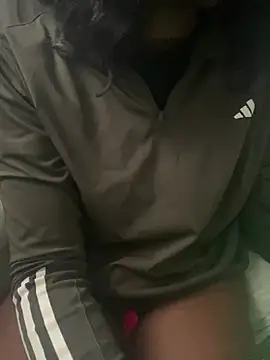 browncutie7 online show from March 9, 8:06 am