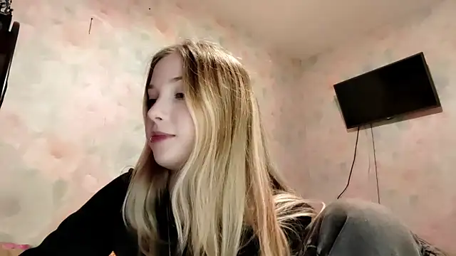 TiaBIanks online show from May 6, 11:03 am