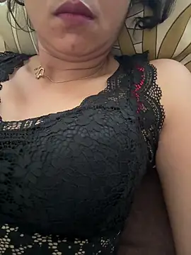 raavigirl online show from July 23, 5:37 am