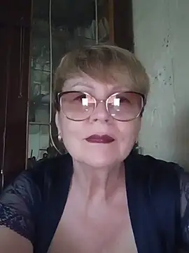 SophieBurns online show from July 2, 1:50 pm