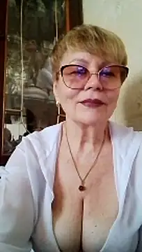 SophieBurns online show from July 30, 11:00 am