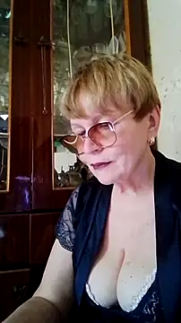 SophieBurns online show from June 26, 10:38 am
