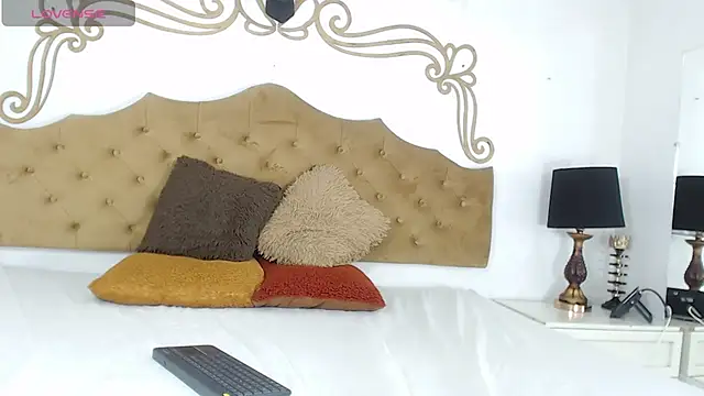 CloeCastillo online show from February 21, 9:32 am