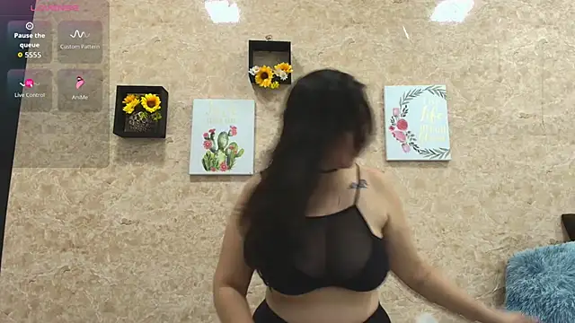 Sophie Tyler online show from March 9, 1:36 pm