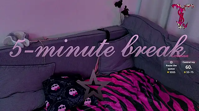 xdigitalxhoe online show from June 11, 2:53 am