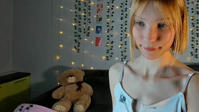 Kiracute18 online show from February 22, 9:37 pm