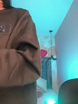 alahia pink online show from March 15, 5:31 am